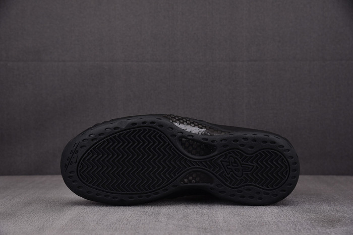 Comme des Garçons Homme Plus x NIKE Air Foamposite One 