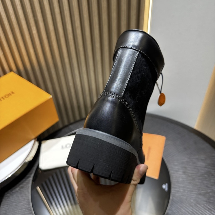 LV BOOTS L000055