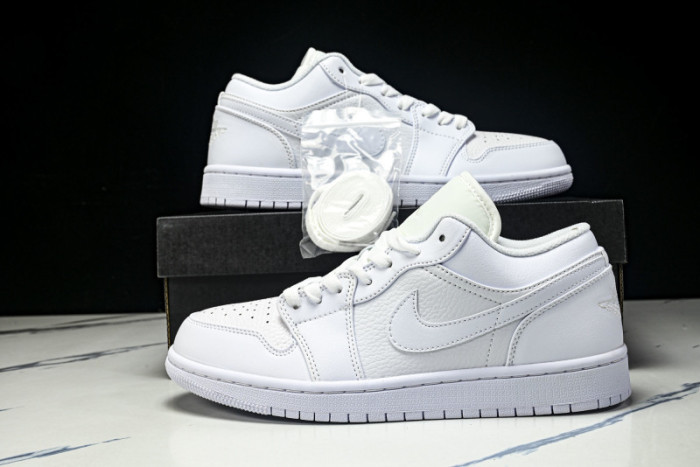 Air Jordan 1 Retro Low 