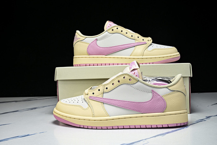 Travis Scott x Air Jordan 1 Low OG 