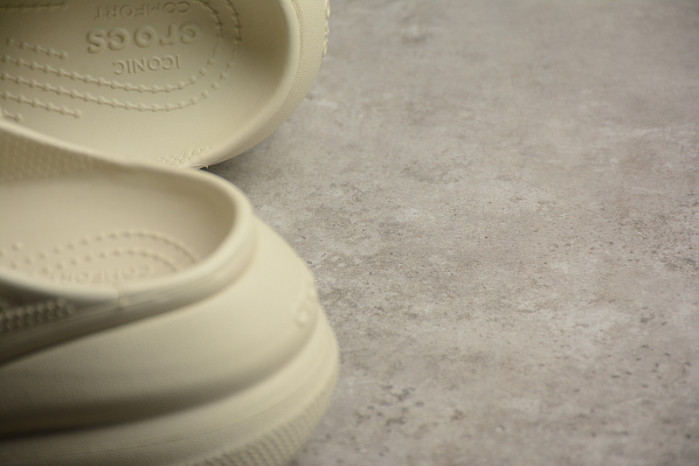 CROCS SCANDAL C00035