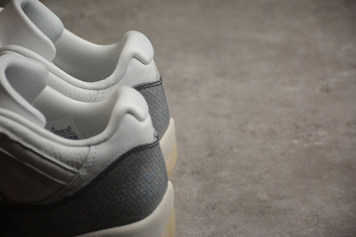 Air Jordan 11 Low 