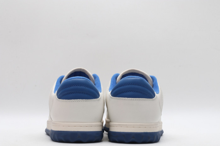 Gucc* Sneaker