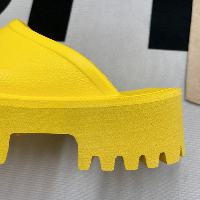 Gucc* Sandal 108
