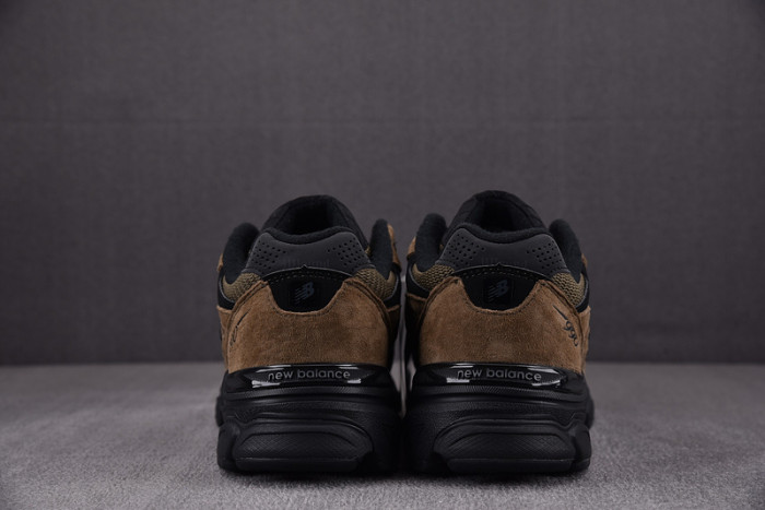 NEW BALANCE SNEAKER NB077