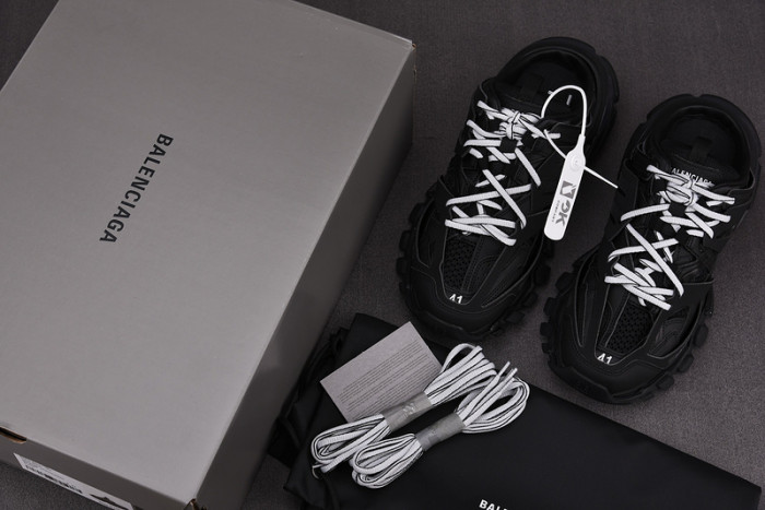TRACK SNEAKER TS082