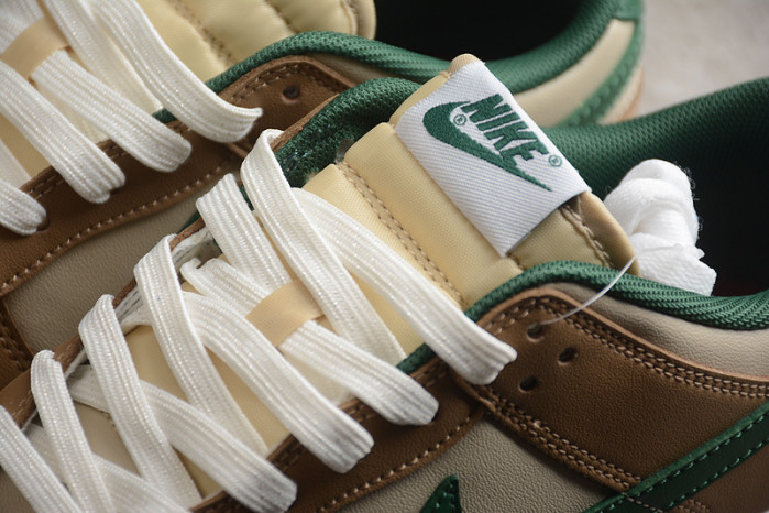 NIKE DUNK LOW