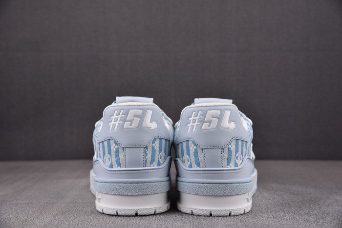 LV SNEAKER LV-000111