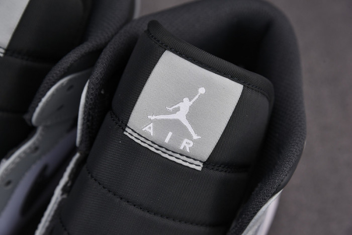 AIR JORDAN 1 MID “LIGHT SMOKE GREY” 554724-078