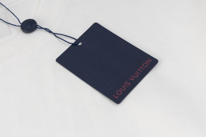 LV CLOTHES V00017