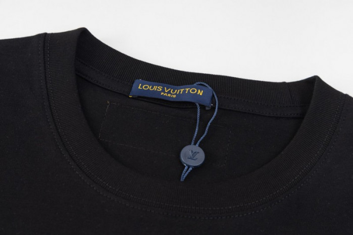 LV CLOTHES V00018