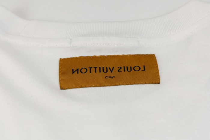 LV CLOTHES V00021