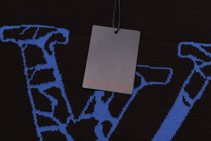 LV CLOTHES V00046
