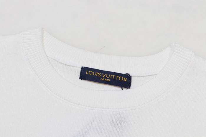 LV CLOTHES V00047