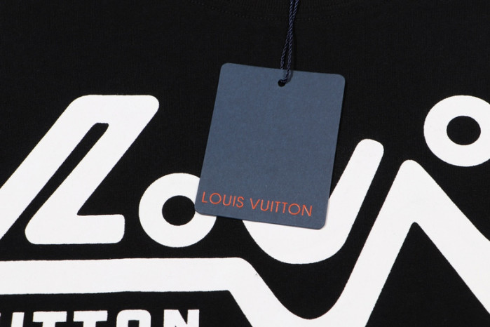 LV CLOTHES V00061