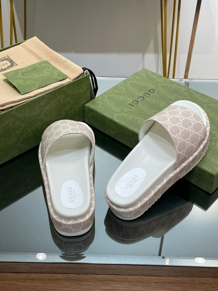 Gucc* Sandal 177