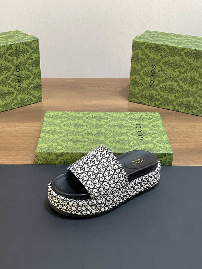 Gucc* Sandal 180