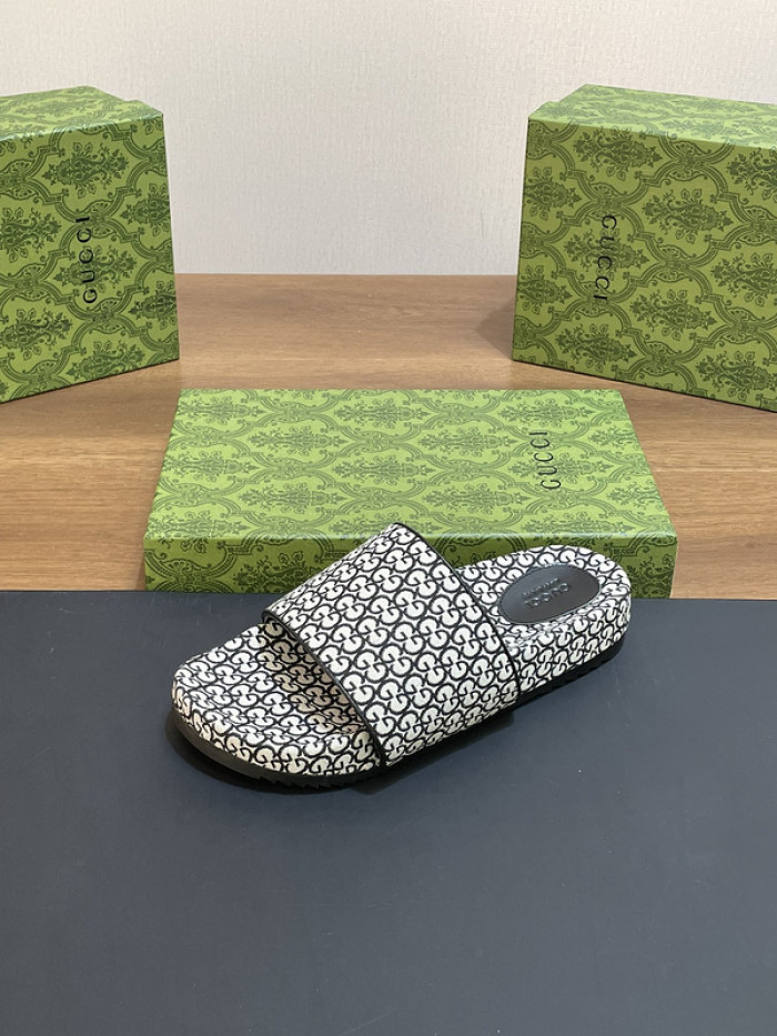 Gucc* Sandal 181