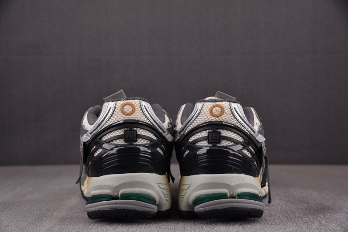 NEW BALANCE 1906A