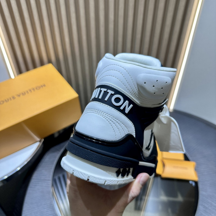 LV LV-000632