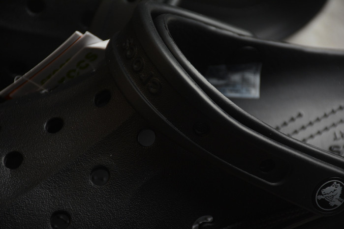 CROCS SCANDAL C00036