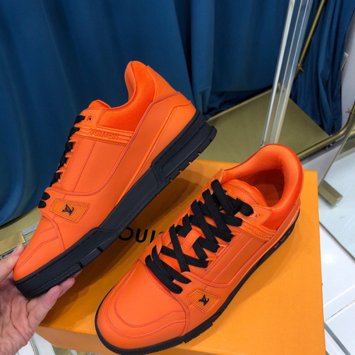 LV SNEAKER LV-000316
