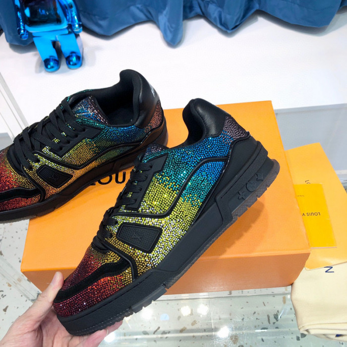 LV SNEAKER LV-000365