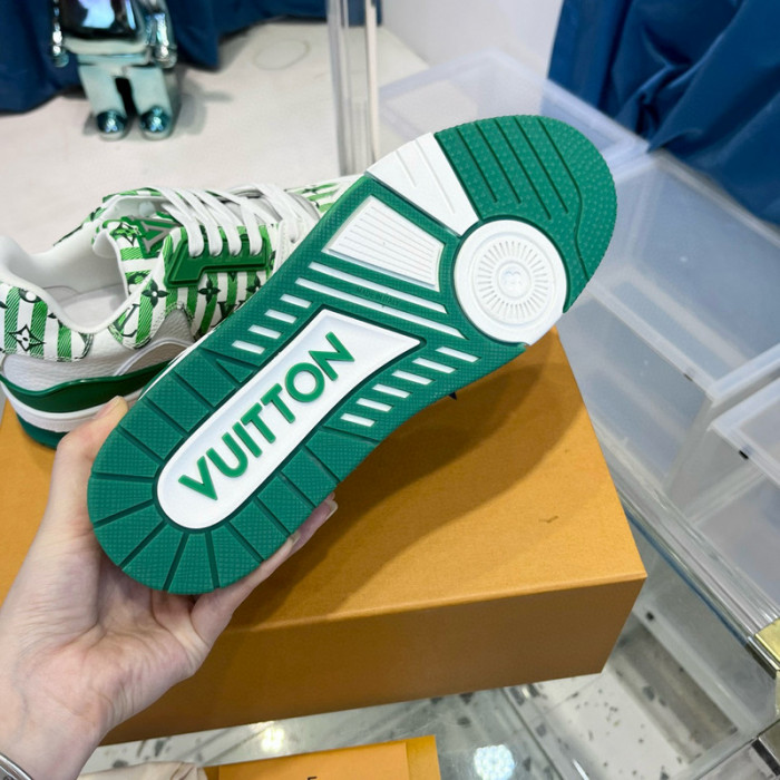LV SNEAKER LV-000442