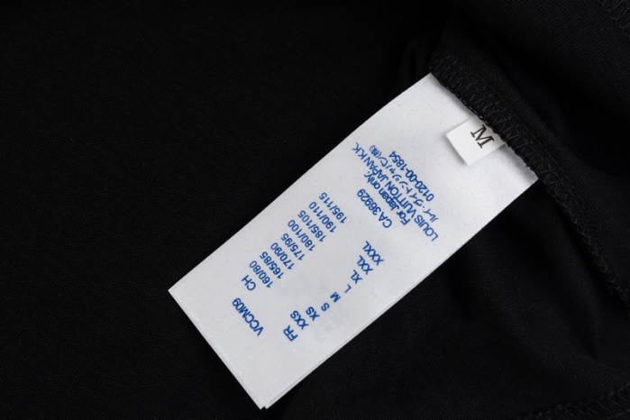 LV CLOTHES V00016