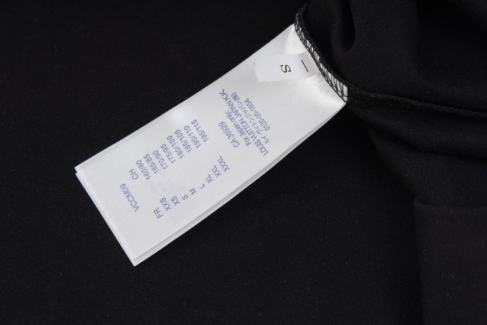 LV CLOTHES V00018
