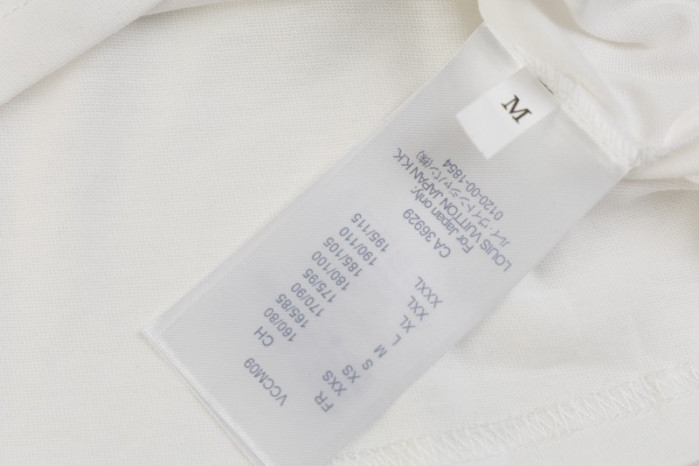 LV CLOTHES V00021