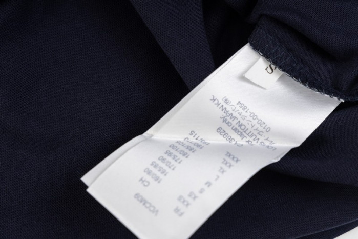 LV CLOTHES V00025