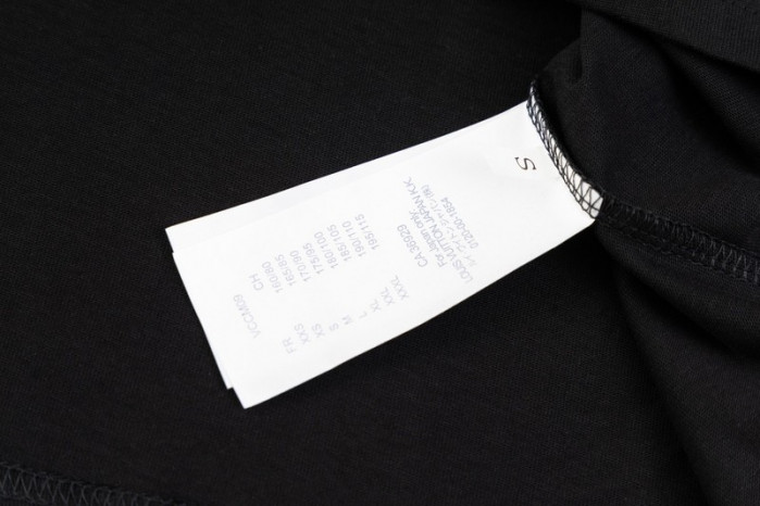 LV CLOTHES V00032