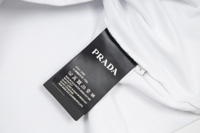 Prad* CLOTHES PRA12
