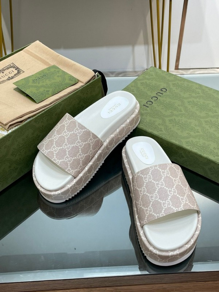 Gucc* Sandal 177