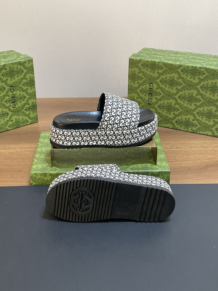 Gucc* Sandal 180
