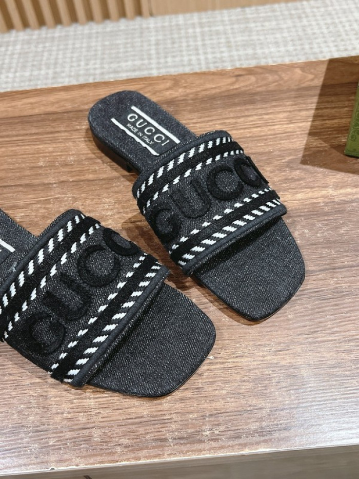 Gucc* Sandal 201