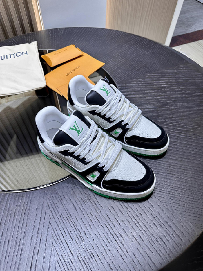 LV TRAINER SNEAKER LV-000563