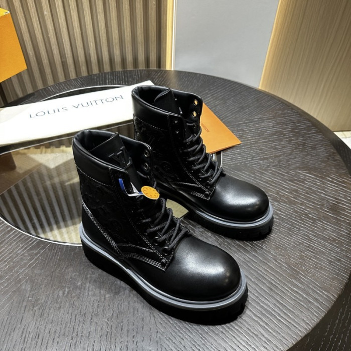 LV BOOTS L000058