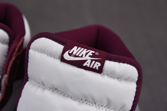 Jordan 1 Retro High OG Bordeaux 555088-611
