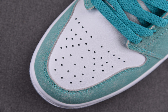 Jordan 1 Low SE New Emerald DN3705-301