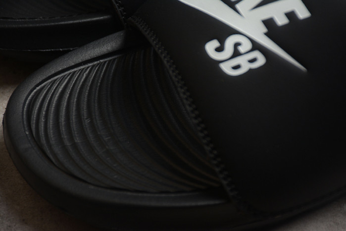 NIKE SANDALS N-027