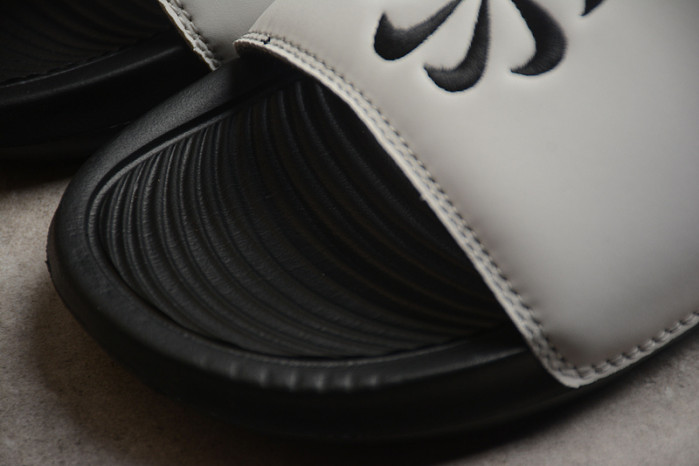 NIKE SANDALS N-007