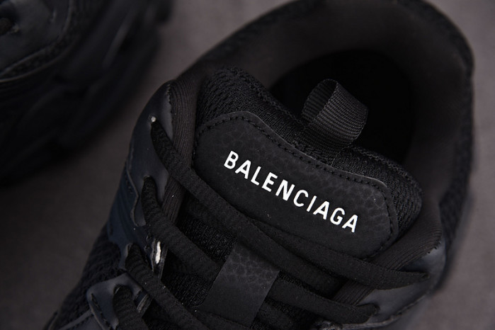 TRACK SNEAKER TS072