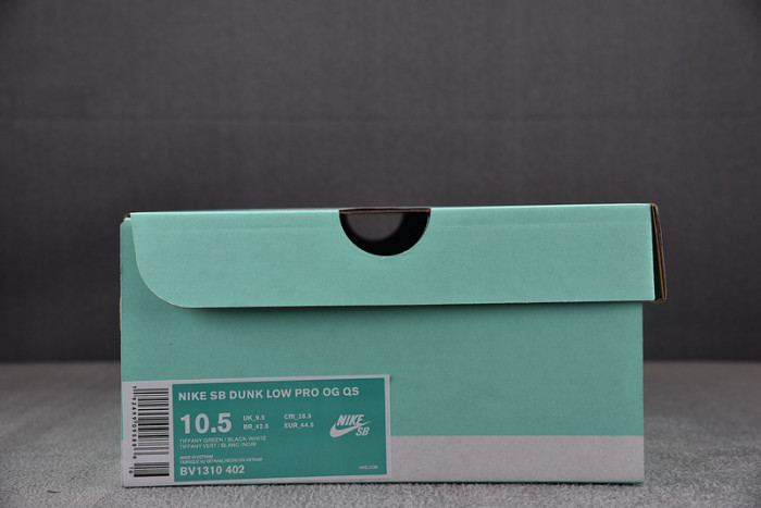 T*f*ny & co. x nike dunk low bv1310-402