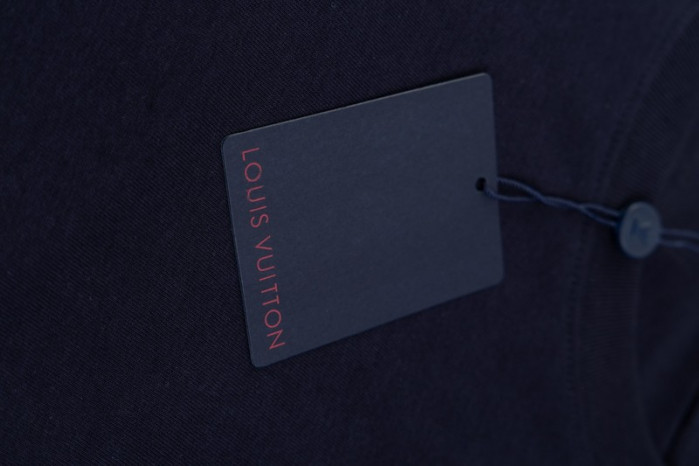 LV CLOTHES V00022
