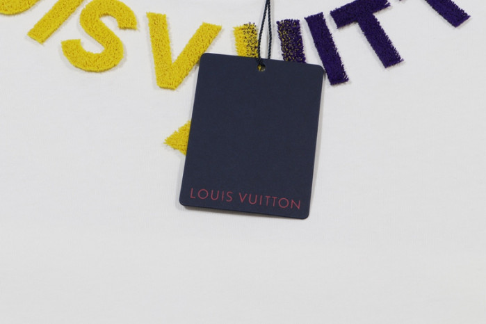 LV CLOTHES V00079