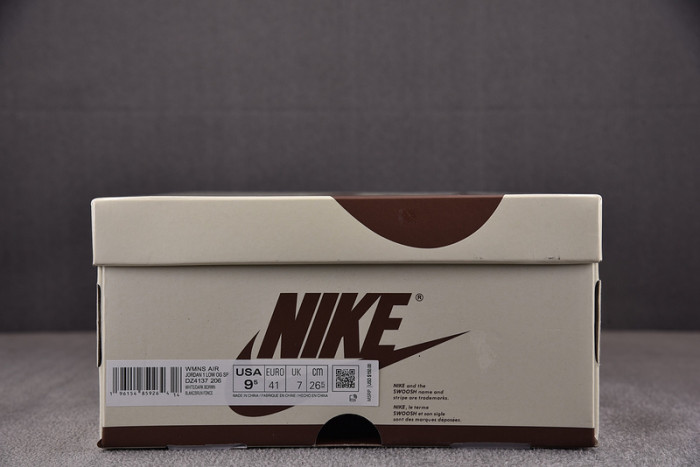Travis Scott x Air Jordan 1 Low OG WMNS DZ4137-206