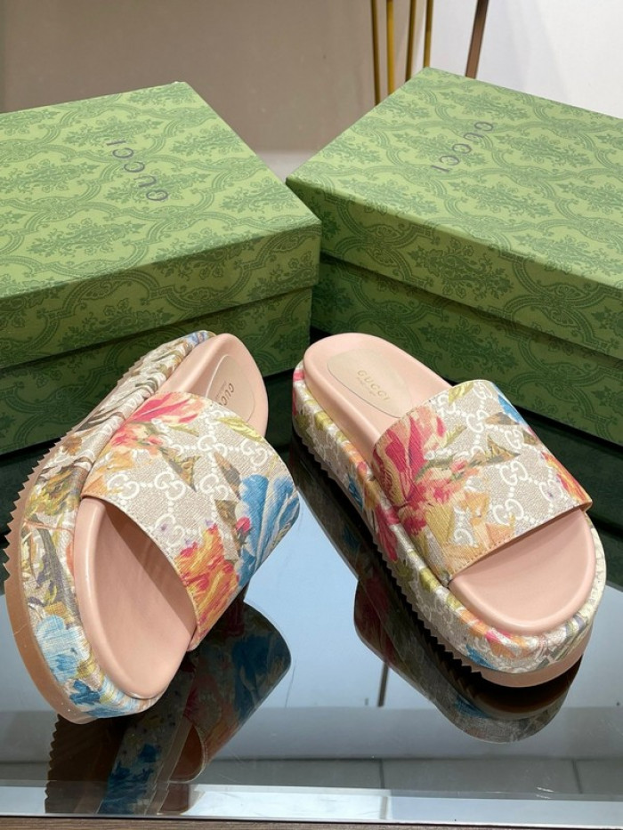 Gucc* Sandal 158