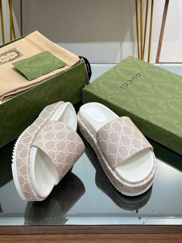Gucc* Sandal 177